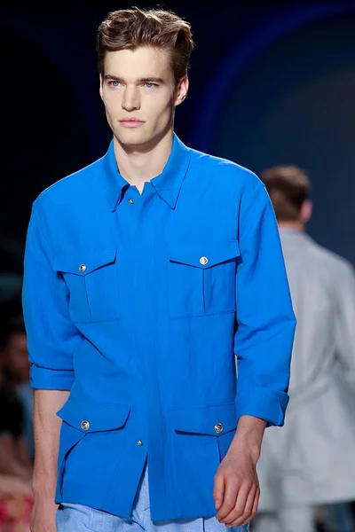 Look 8